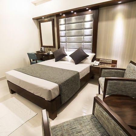 Grand 7 Hotel -Kesbewa Пилияндала Екстериор снимка